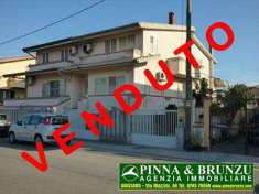 Foto Villa a schiera in Vendita, pi� di 6 Locali, 3 Camere, 208 mq (O