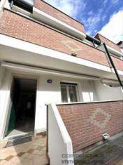 Foto Villa a schiera in Vendita, pi� di 6 Locali, 4 Camere, 157 mq (C