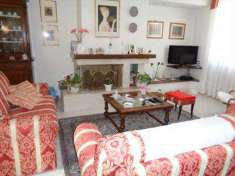 Foto Villa a schiera in Vendita, pi di 6 Locali, 4 Camere, 300 mq (A