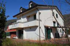 Foto Villa a schiera in Vendita, pi di 6 Locali, 5 Camere, 190 mq (P