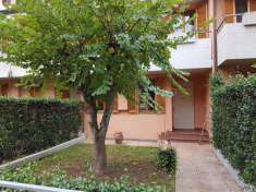 Foto Villa a schiera in Vendita, pi di 6 Locali, 5 Camere, 240 mq (M