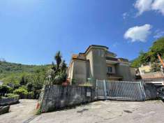 Foto Villa a schiera in Vendita, pi di 6 Locali, 5 Camere, 317 mq (P
