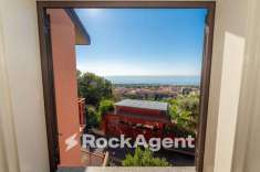 Foto Villa a schiera in vendita a Aci Castello