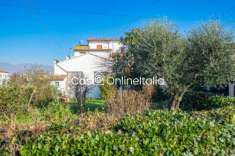 Foto Villa a schiera in vendita a Agliana - 8 locali 260mq