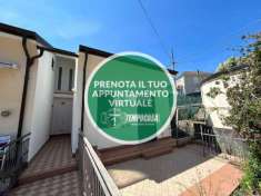 Foto Villa a schiera in vendita a Andora