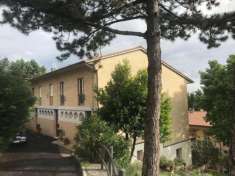 Foto Villa a schiera in vendita a Assisi - 6 locali 195mq