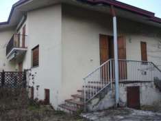 Foto Villa a schiera in vendita a Ballabio - 3 locali 130mq