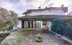 Foto Villa a schiera in vendita a Bareggio