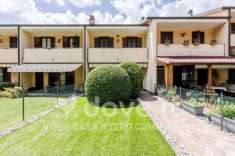 Foto Villa a schiera in vendita a Besano