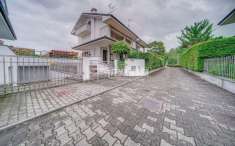 Foto Villa a schiera in vendita a Borgomanero