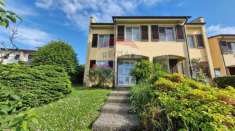 Foto Villa a schiera in vendita a Buguggiate