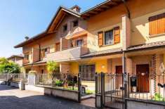 Foto Villa a schiera in vendita a Calcinate