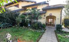 Foto Villa a schiera in vendita a Caronno Pertusella
