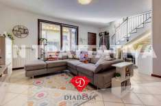 Foto Villa a schiera in vendita a Caronno Varesino