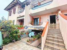 Foto Villa a schiera in vendita a Carrara