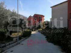 Foto Villa a schiera in vendita a Castello Del Matese