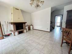 Foto Villa a schiera in vendita a Castelnovo Ne' Monti