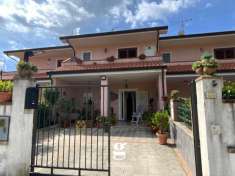 Foto Villa a schiera in vendita a Castelnuovo Cilento