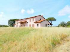 Foto Villa a schiera in vendita a Cecina