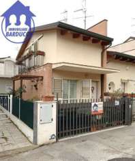 Foto Villa a schiera in vendita a Cesenatico