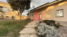 Foto Villa a schiera in vendita a Chiari - 5 locali 336mq