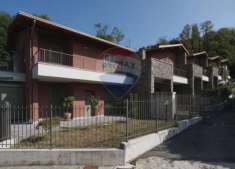 Foto Villa a schiera in vendita a Como - 4 locali 145mq