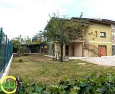 Foto Villa a schiera in vendita a Cormons