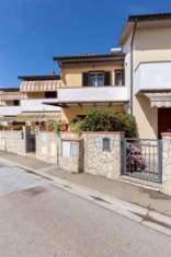 Foto Villa a schiera in vendita a Crespina Lorenzana - 6 locali 100mq