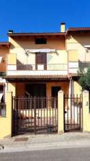 Foto Villa a schiera in vendita a Elmas
