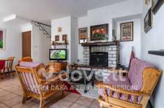 Foto Villa a schiera in vendita a Esino Lario - 4 locali 127mq