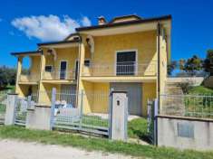 Foto Villa a schiera in vendita a Fara In Sabina - 140mq