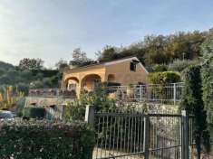 Foto Villa a schiera in vendita a Finale Ligure - 7 locali 200mq