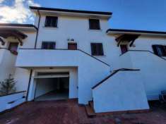 Foto Villa a schiera in vendita a Foligno - 4 locali 170mq
