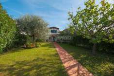 Foto Villa a schiera in vendita a Formello