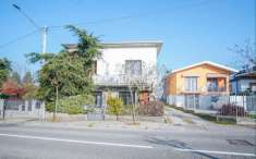 Foto Villa a schiera in vendita a Gazzada Schianno