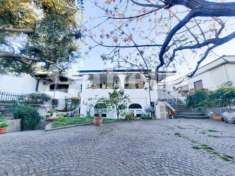 Foto Villa a schiera in vendita a Giugliano In Campania - 7 locali 277mq