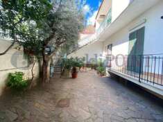 Foto Villa a schiera in vendita a Giugliano In Campania