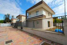 Foto Villa a schiera in vendita a Gorla Minore