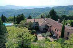 Foto Villa a schiera in vendita a Gubbio - 28 locali 850mq
