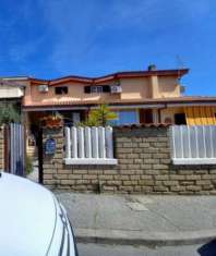 Foto Villa a schiera in vendita a Ladispoli - 4 locali 120mq