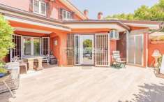 Foto Villa a schiera in vendita a Ladispoli