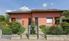 Foto Villa a schiera in vendita a Lambrugo - 6 locali 200mq