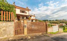 Foto Villa a schiera in vendita a Lariano