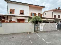 Foto Villa a schiera in vendita a Livorno