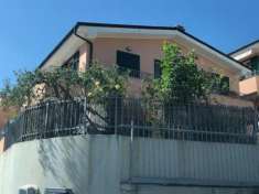 Foto Villa a schiera in vendita a Loano - 5 locali 120mq