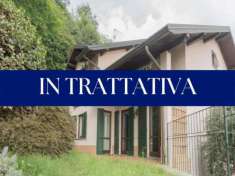 Foto Villa a schiera in vendita a Lozza - 5 locali 272mq