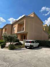 Foto Villa a schiera in vendita a Monte San Giusto - 5 locali 200mq