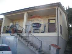 Foto Villa a schiera in vendita a Montecastrilli