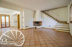 Foto Villa a schiera in vendita a Montemurlo - 5 locali 190mq