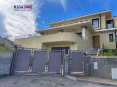Foto Villa a schiera in vendita a Montepaone - 4 locali 278mq
